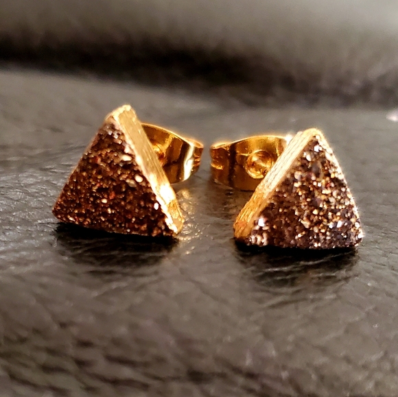 New 8mm Triangle Agate Druzy Geode Gold Stud Earrings - Picture 7 of 8